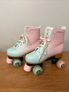 Pastel Pink & Mint Roller Skates size 6